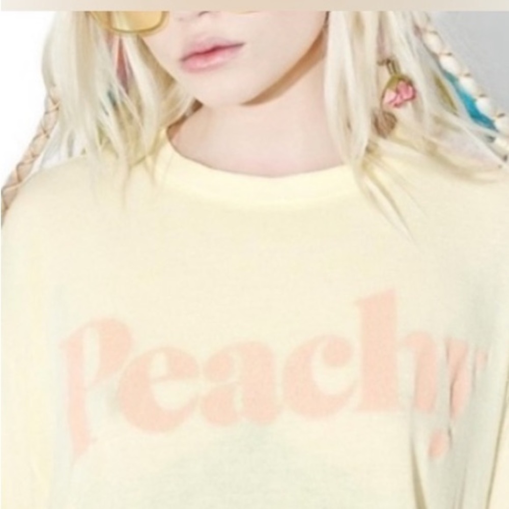 NWT Revolve Daydream Nation Peachy Crop Tee in Butter Graphic Tee XSmall